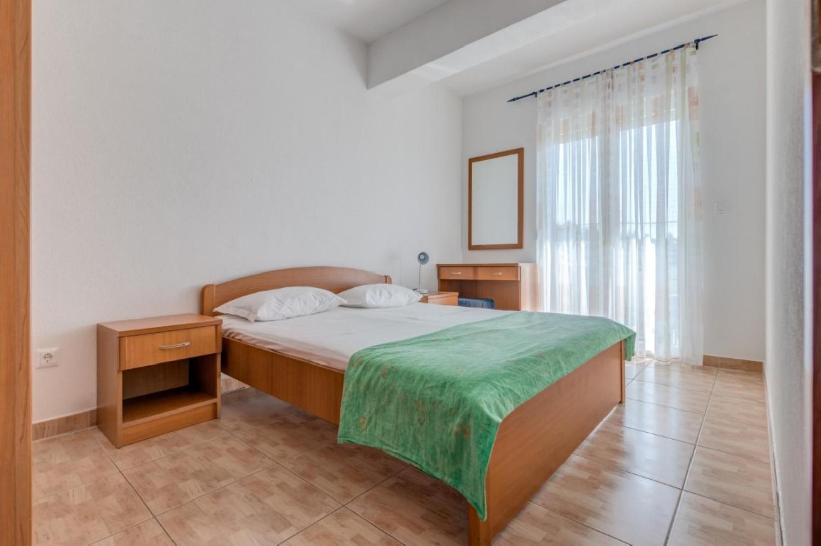 Ruza&Nikolina "1" Apartmani - Baška Voda Exterior foto