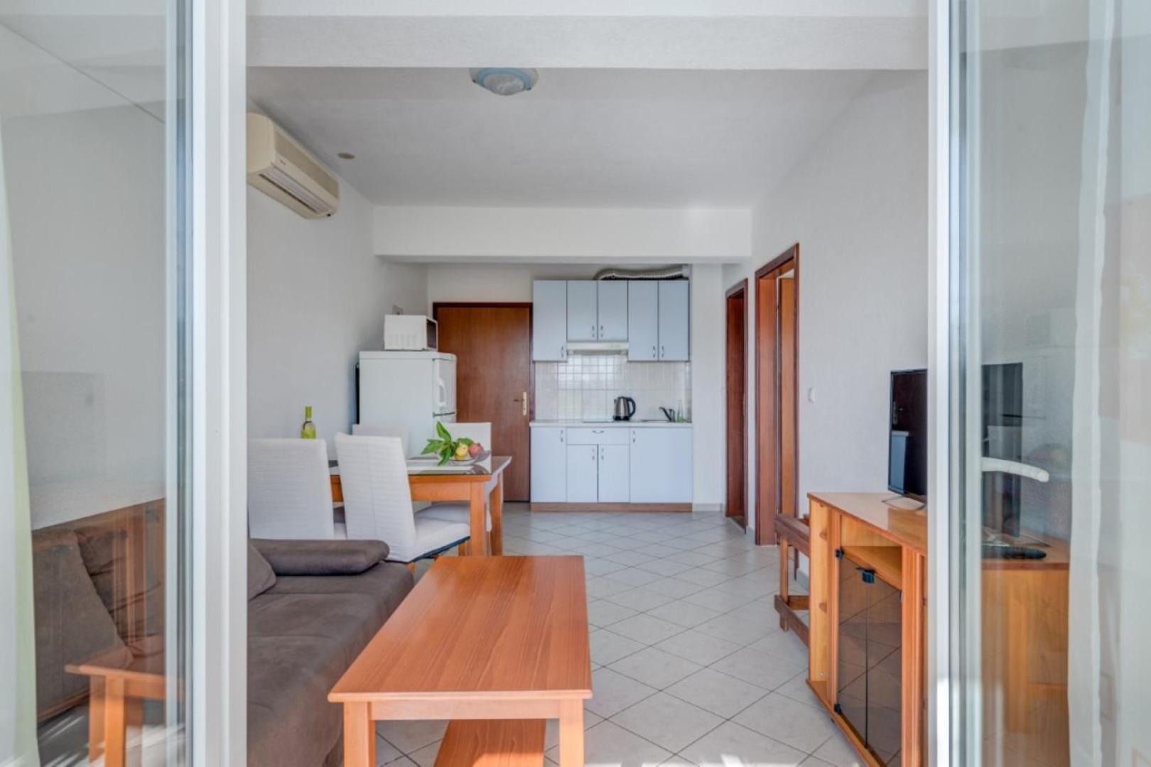 Ruza&Nikolina "1" Apartmani - Baška Voda Exterior foto