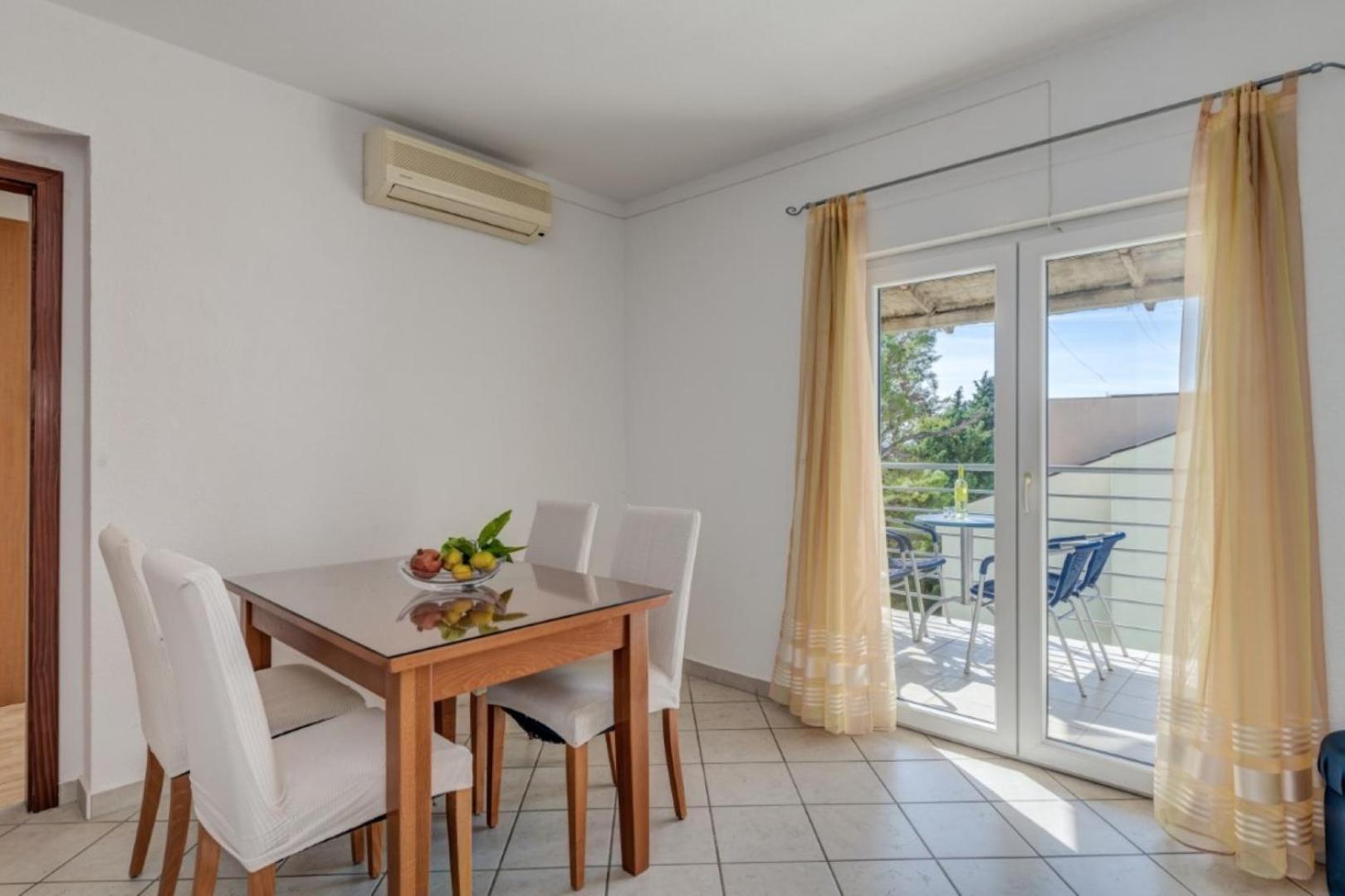 Ruza&Nikolina "1" Apartmani - Baška Voda Exterior foto