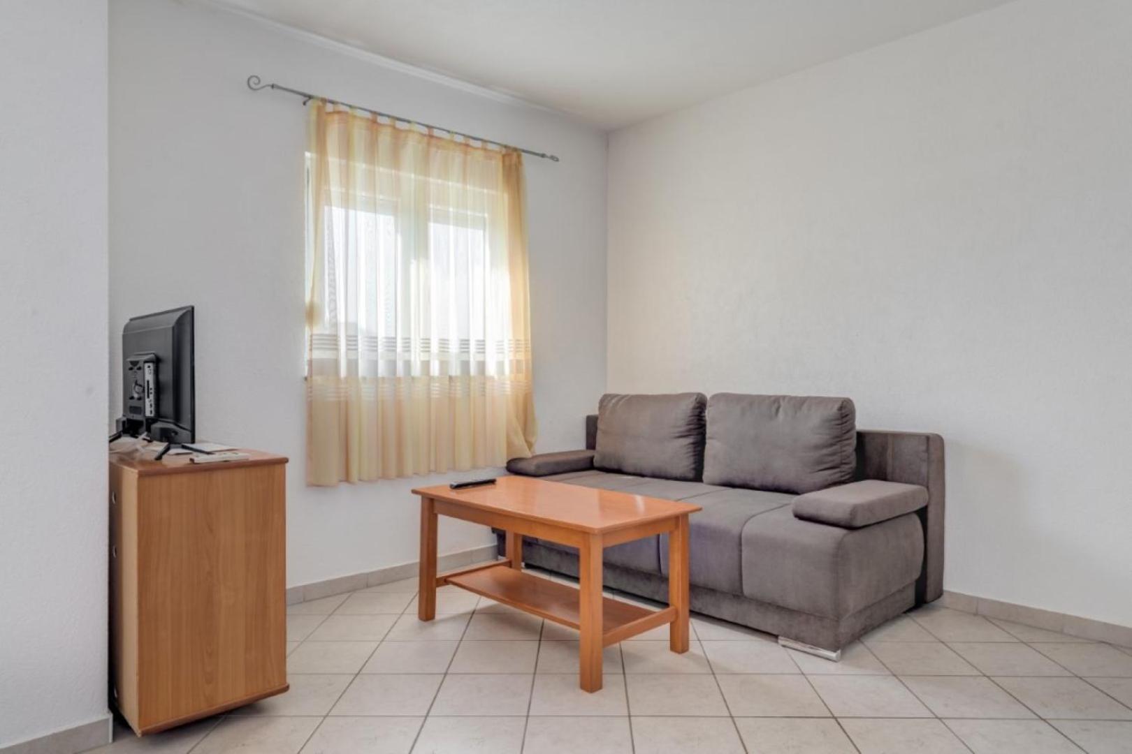 Ruza&Nikolina "1" Apartmani - Baška Voda Exterior foto