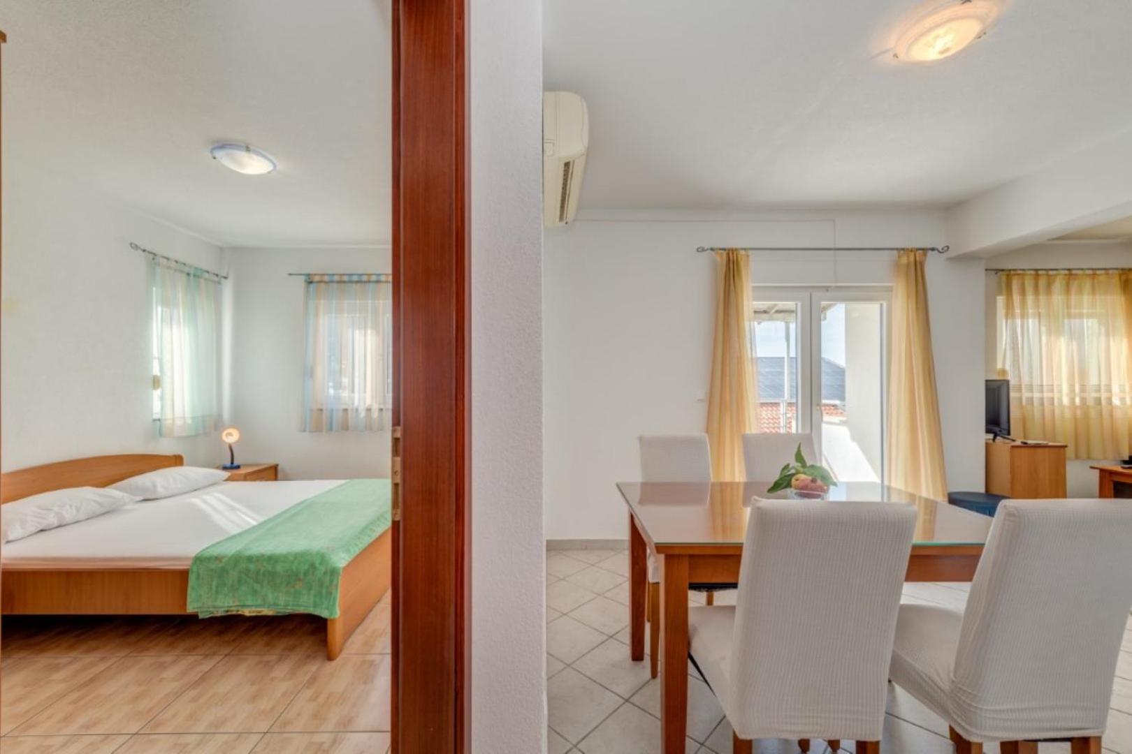 Ruza&Nikolina "1" Apartmani - Baška Voda Exterior foto
